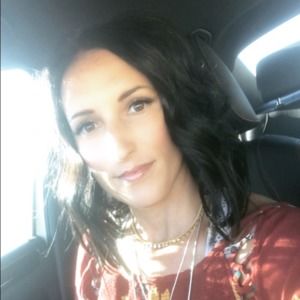 Meet your Posher, Alicia